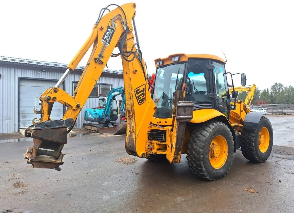 JCB MYYTY! SOLD! 4CN YHDISTELMÄKONE - Retroescavadeira: foto 3 JCB MYYTY! SOLD! 4CN YHDISTELMÄKONE - Retroescavadeira: foto 3