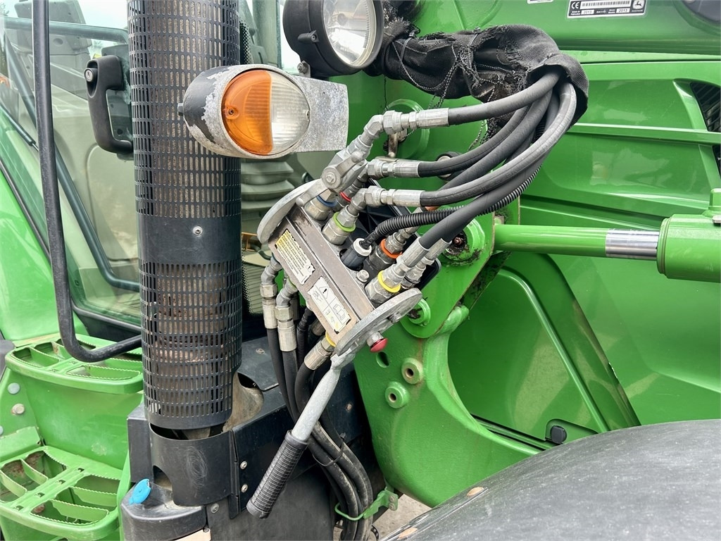 Trator John Deere 6125 R AUTOPOWER ETUKUORMAAJALLA: foto 12
