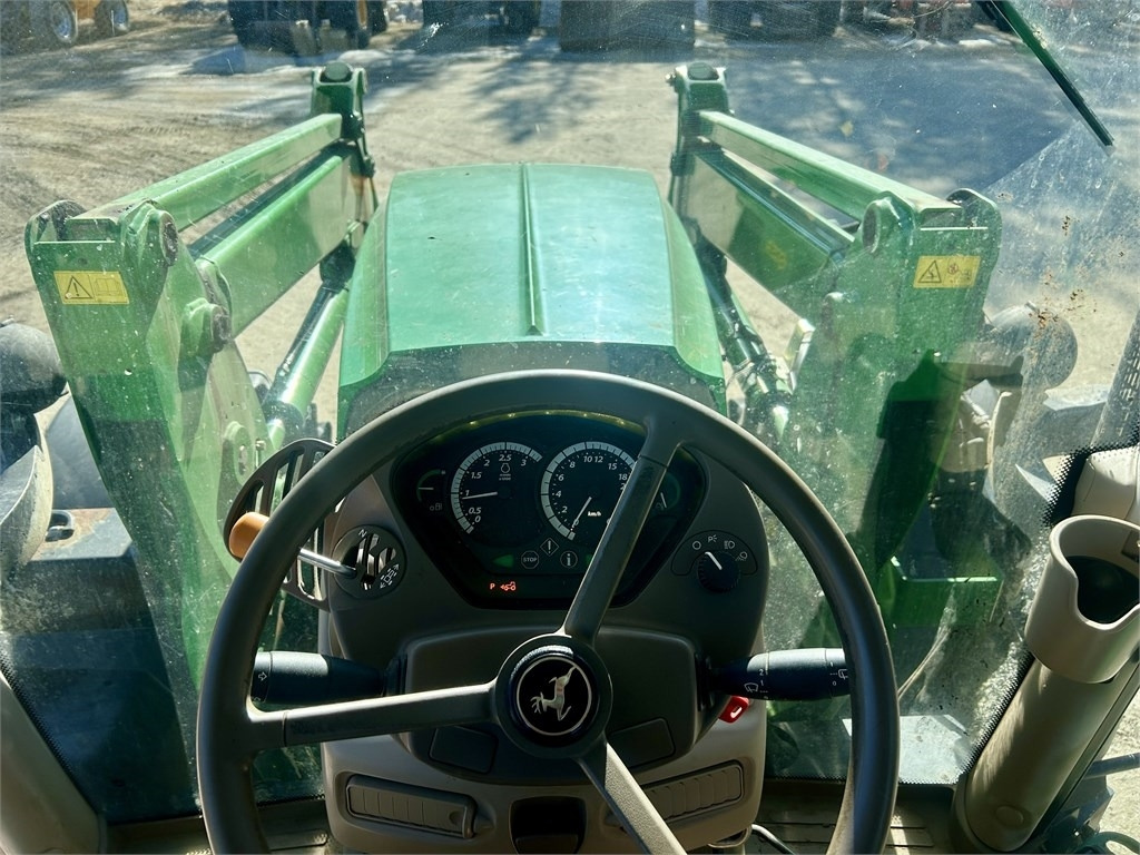 Trator John Deere 6125 R AUTOPOWER ETUKUORMAAJALLA: foto 23