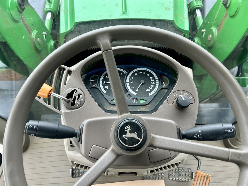 Trator John Deere 6125 R AUTOPOWER ETUKUORMAAJALLA: foto 22
