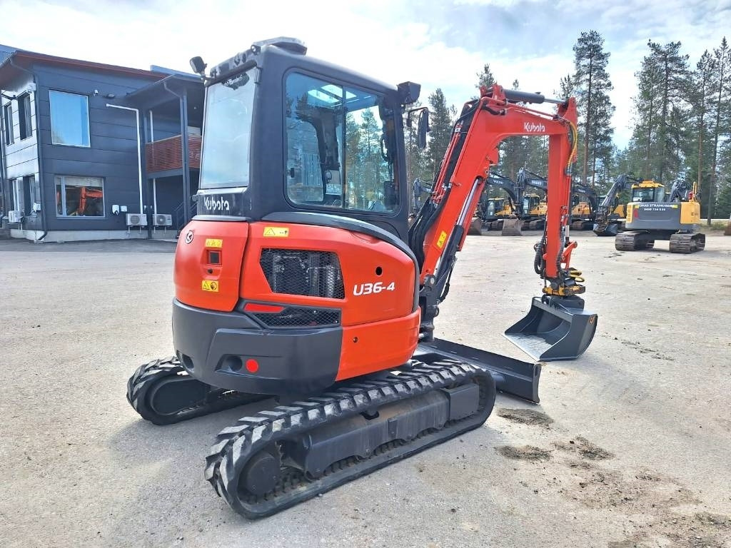 Kubota MYYTY! SOLD! U36-4 PYÖRITTÄJÄLLÄ - Mini escavadeira: foto 4 Kubota MYYTY! SOLD! U36-4 PYÖRITTÄJÄLLÄ - Mini escavadeira: foto 4