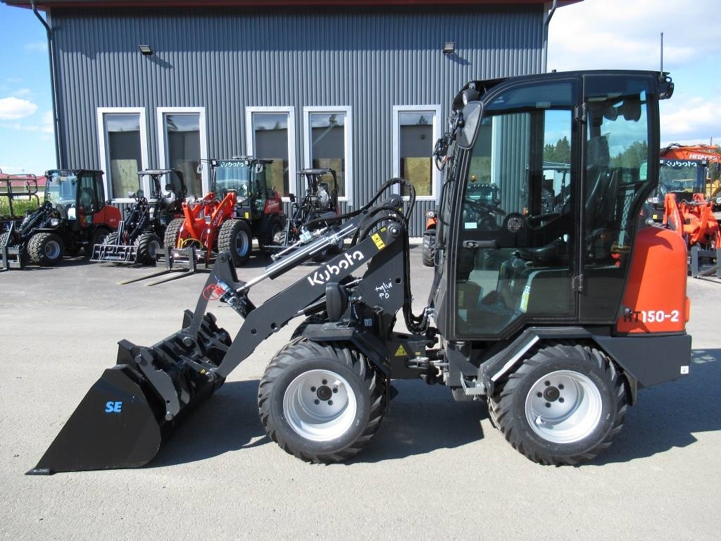 Kubota RT150-2 PIENKUORMAAJA, UUSI - Carregadora articulada: foto 1 Kubota RT150-2 PIENKUORMAAJA, UUSI - Carregadora articulada: foto 1