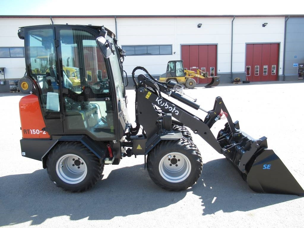 Kubota RT150-2 PIENKUORMAAJA, UUSI - Carregadora articulada: foto 5 Kubota RT150-2 PIENKUORMAAJA, UUSI - Carregadora articulada: foto 5