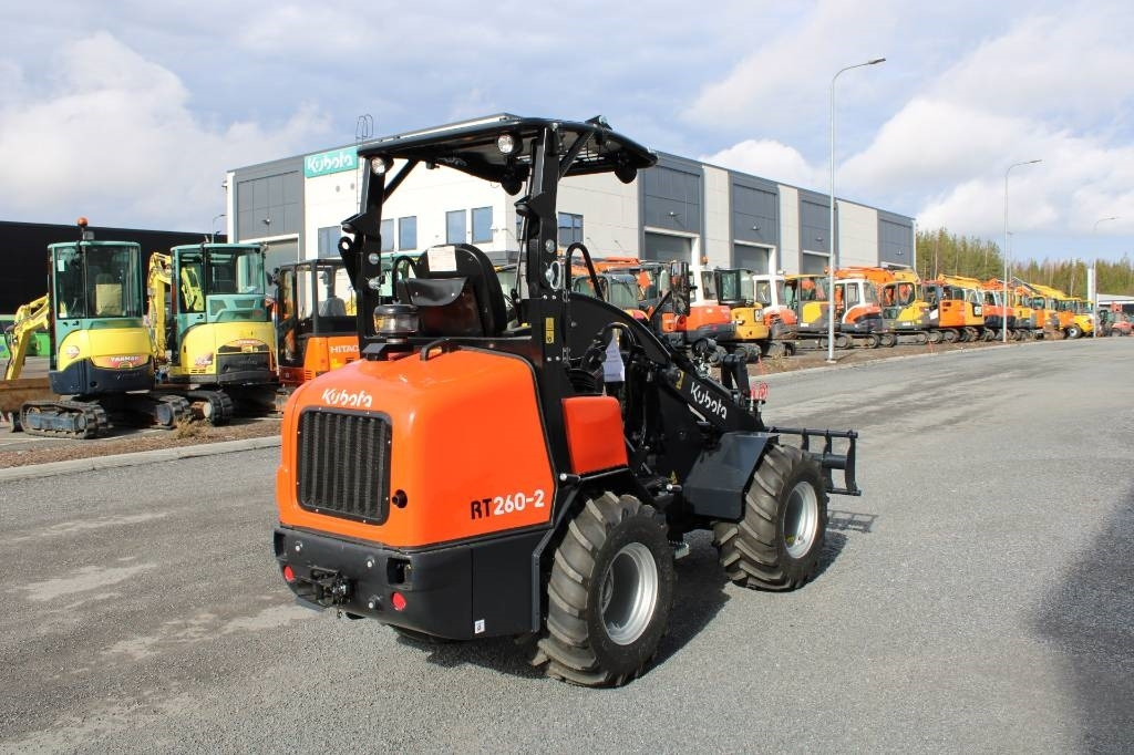 Kubota RT260-2 KATOKSELLA! UUSI - Carregadora articulada: foto 4 Kubota RT260-2 KATOKSELLA! UUSI - Carregadora articulada: foto 4