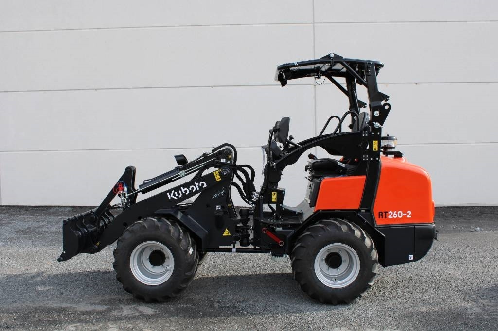 Kubota RT260-2 KATOKSELLA! UUSI - Carregadora articulada: foto 1 Kubota RT260-2 KATOKSELLA! UUSI - Carregadora articulada: foto 1