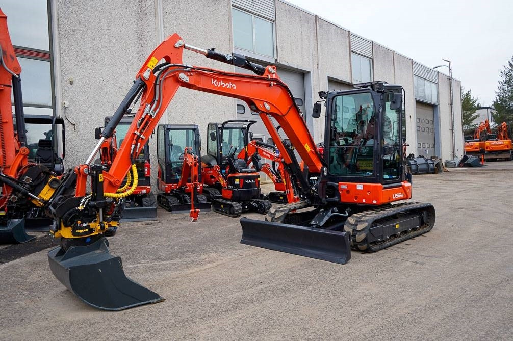 Kubota U56-5 VALMIIKSI VARUSTELTU - Mini escavadeira: foto 2 Kubota U56-5 VALMIIKSI VARUSTELTU - Mini escavadeira: foto 2
