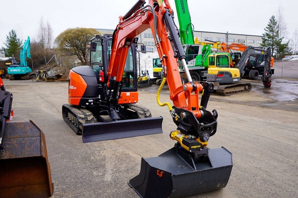 Kubota U56-5 VALMIIKSI VARUSTELTU - Mini escavadeira: foto 5 Kubota U56-5 VALMIIKSI VARUSTELTU - Mini escavadeira: foto 5