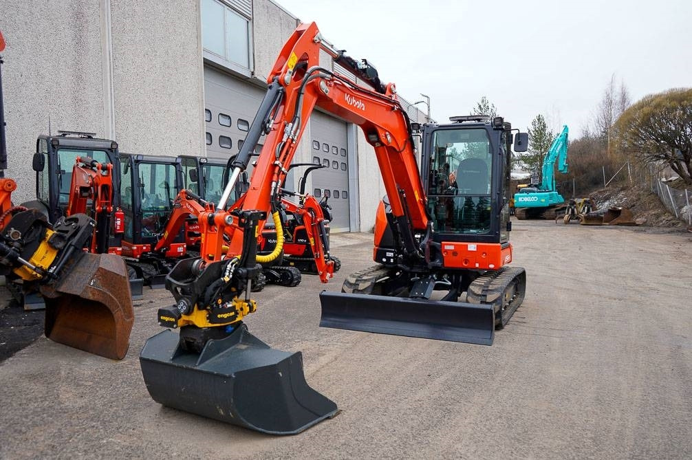 Kubota U56-5 VALMIIKSI VARUSTELTU - Mini escavadeira: foto 3 Kubota U56-5 VALMIIKSI VARUSTELTU - Mini escavadeira: foto 3