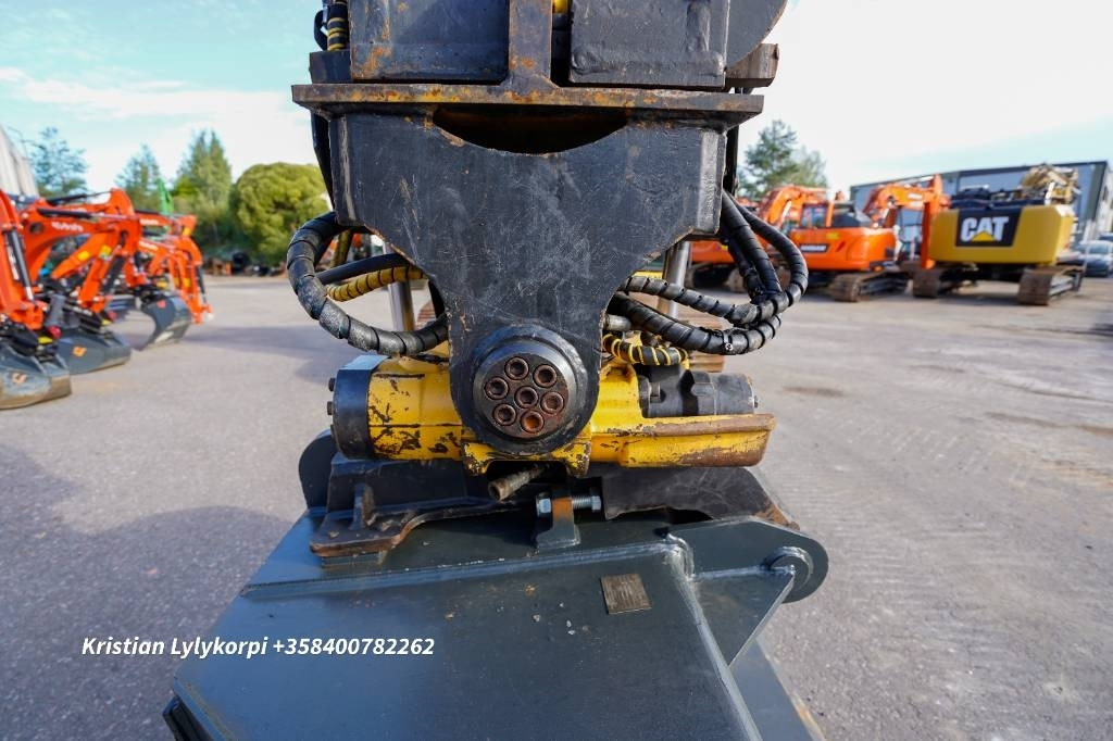 Escavadora de rastos New Holland E140CSR ENGCONILLA: foto 24