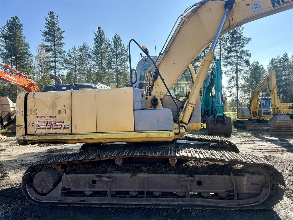 New Holland MYYTY! SOLD! E215B KAUHALLA - Escavadora de rastos: foto 5 New Holland MYYTY! SOLD! E215B KAUHALLA - Escavadora de rastos: foto 5