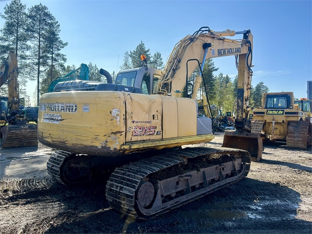 New Holland MYYTY! SOLD! E215B KAUHALLA - Escavadora de rastos: foto 4 New Holland MYYTY! SOLD! E215B KAUHALLA - Escavadora de rastos: foto 4