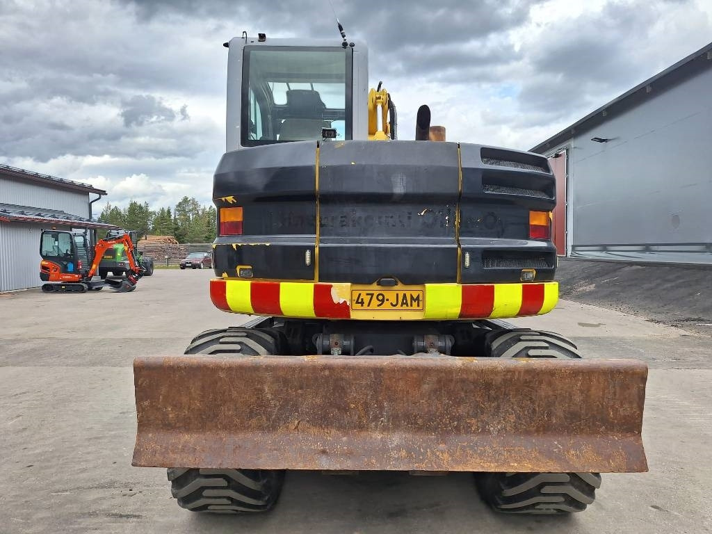 New Holland MYYTY! SOLD! MH2.6 ENGCON PIHDEILLÄ - Escavadeira de rodas: foto 3 New Holland MYYTY! SOLD! MH2.6 ENGCON PIHDEILLÄ - Escavadeira de rodas: foto 3