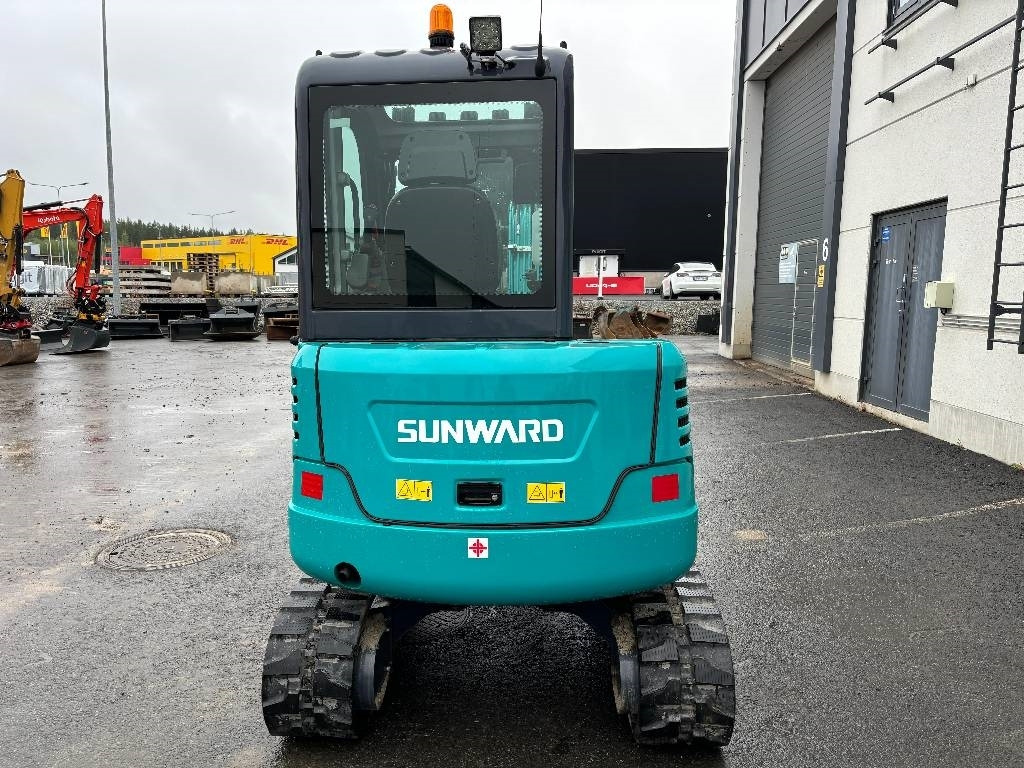 Sunward SWE25F KUIN UUSI - Mini escavadeira: foto 3 Sunward SWE25F KUIN UUSI - Mini escavadeira: foto 3