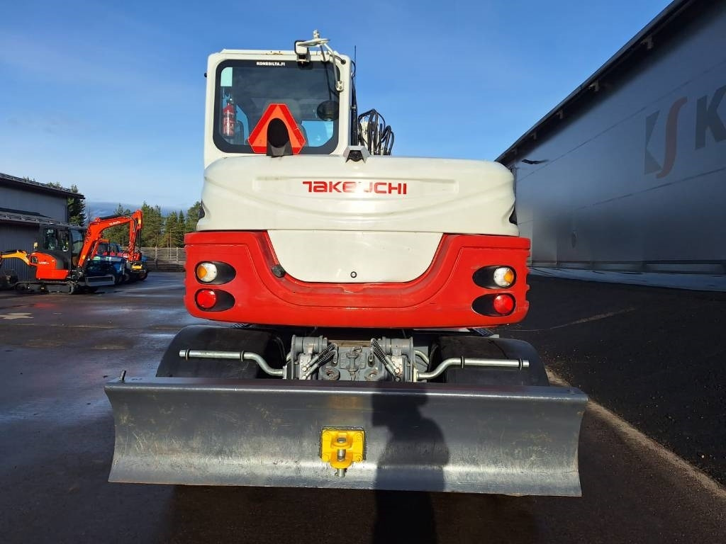 Takeuchi TB295W PYÖRITTÄJÄLLÄ  - Escavadeira de rodas: foto 3 Takeuchi TB295W PYÖRITTÄJÄLLÄ  - Escavadeira de rodas: foto 3
