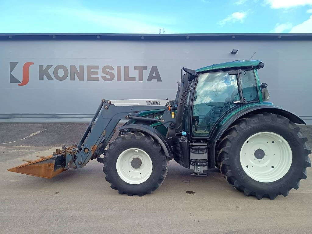 Valtra N174 VERSU ETUKUORMAAJALLA - Trator: foto 1 Valtra N174 VERSU ETUKUORMAAJALLA - Trator: foto 1
