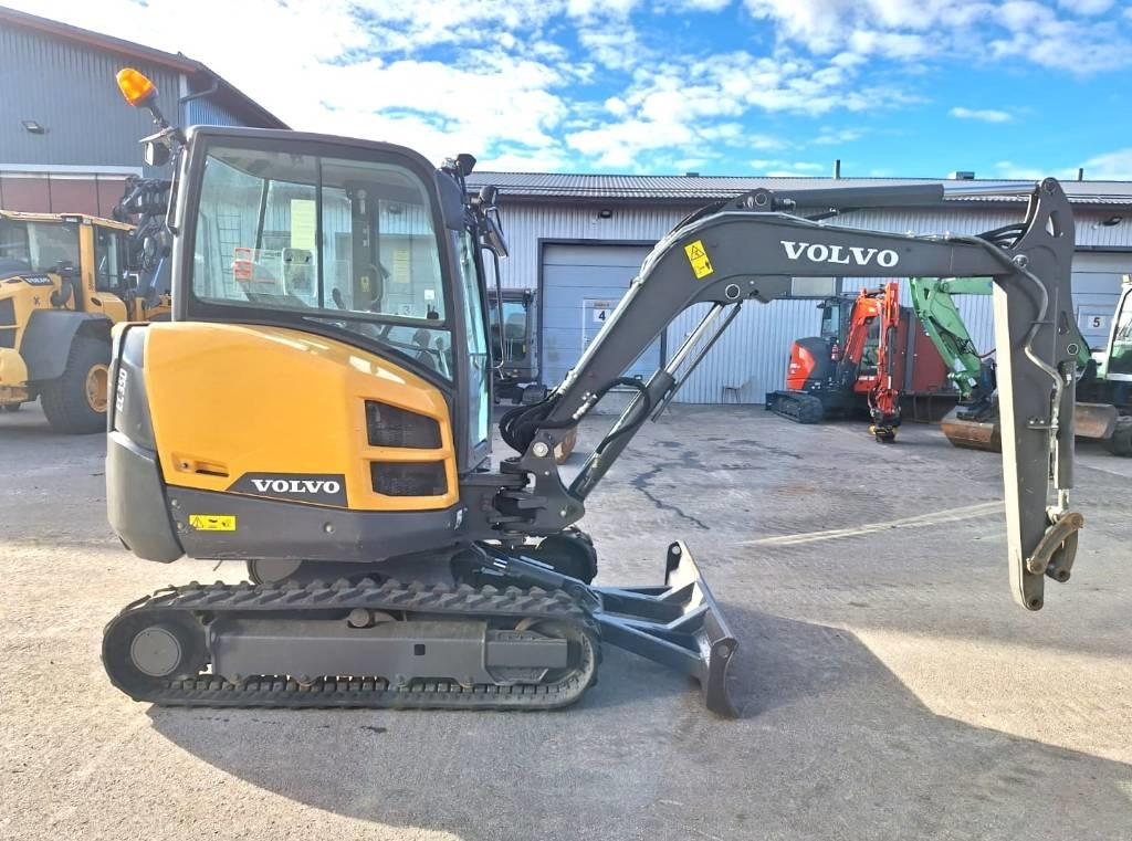Volvo EC35D HIENO KUNTO - Mini escavadeira: foto 5 Volvo EC35D HIENO KUNTO - Mini escavadeira: foto 5