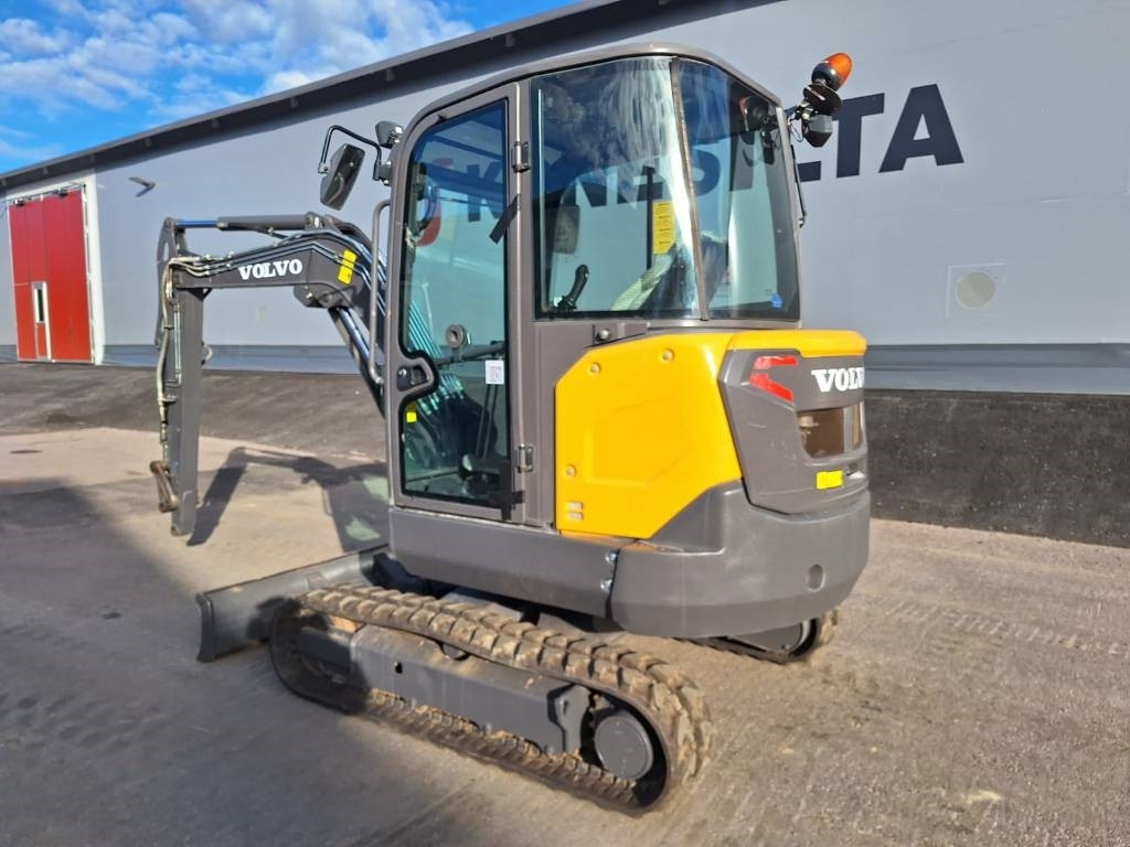 Volvo EC35D HIENO KUNTO - Mini escavadeira: foto 2 Volvo EC35D HIENO KUNTO - Mini escavadeira: foto 2
