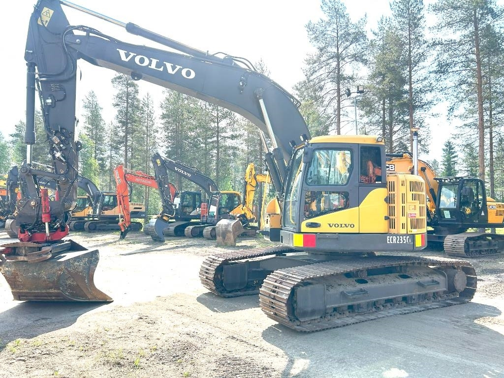 Volvo ECR235CL PYÖRITTÄJÄ, 3D-LAITTEET - Escavadora de rastos: foto 1 Volvo ECR235CL PYÖRITTÄJÄ, 3D-LAITTEET - Escavadora de rastos: foto 1