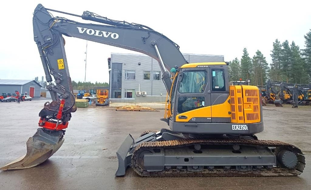 Volvo ECR235DL PYÖRITTÄJÄLLÄ - Escavadora de rastos: foto 1 Volvo ECR235DL PYÖRITTÄJÄLLÄ - Escavadora de rastos: foto 1