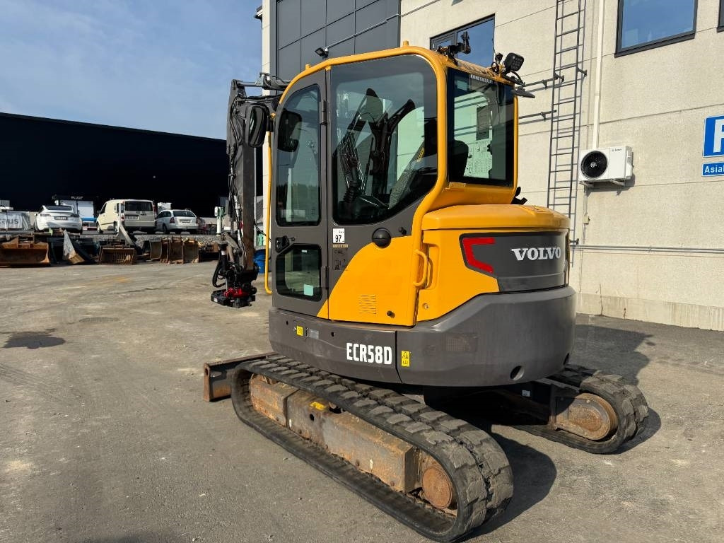 Volvo ECR58D PYÖRITTÄJÄLLÄ - Mini escavadeira: foto 3 Volvo ECR58D PYÖRITTÄJÄLLÄ - Mini escavadeira: foto 3