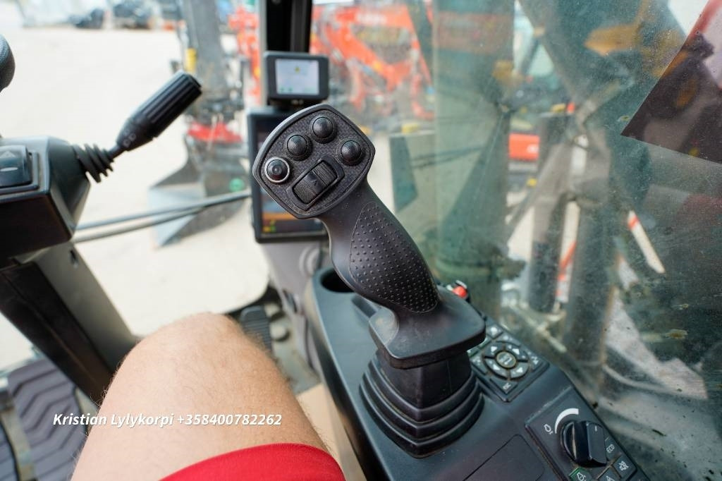Escavadeira de rodas Volvo EWR150E ROTOTILTILLÄ: foto 22