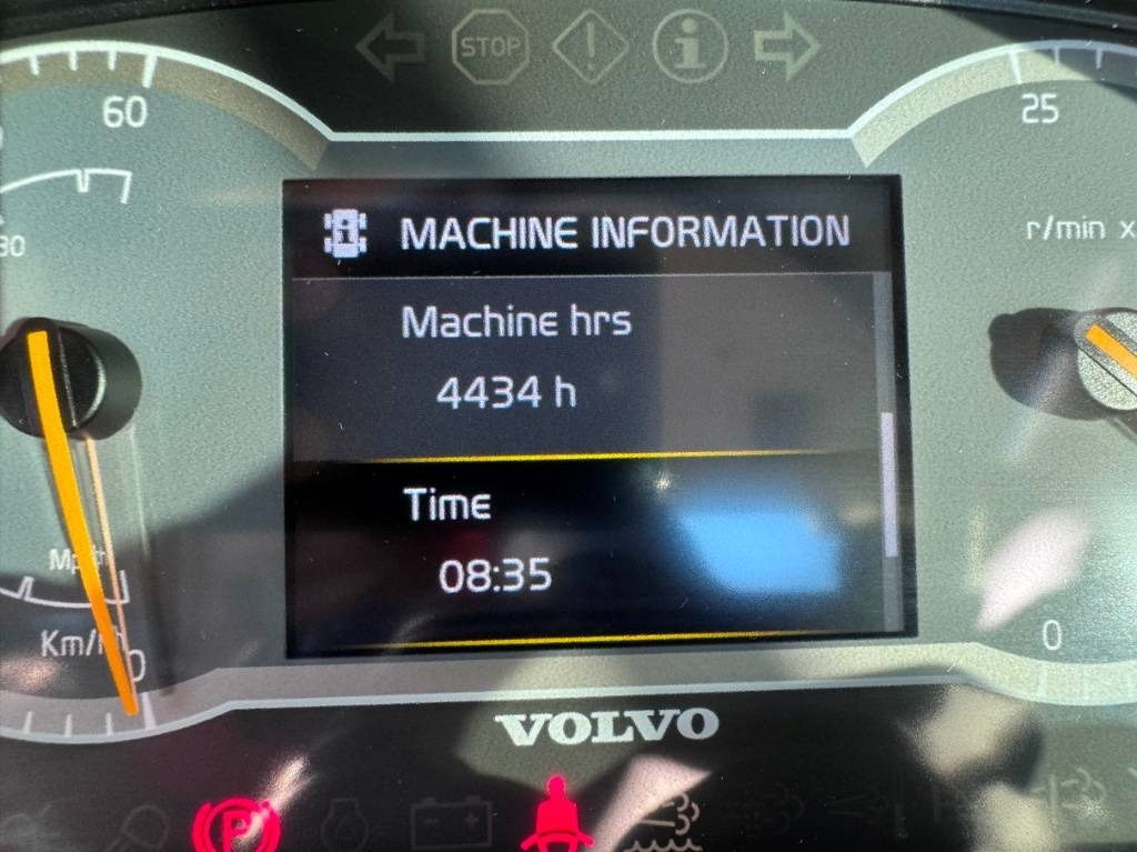 Volvo L110H LONG BOOM  - Pá carregadora de rodas: foto 4 Volvo L110H LONG BOOM  - Pá carregadora de rodas: foto 4