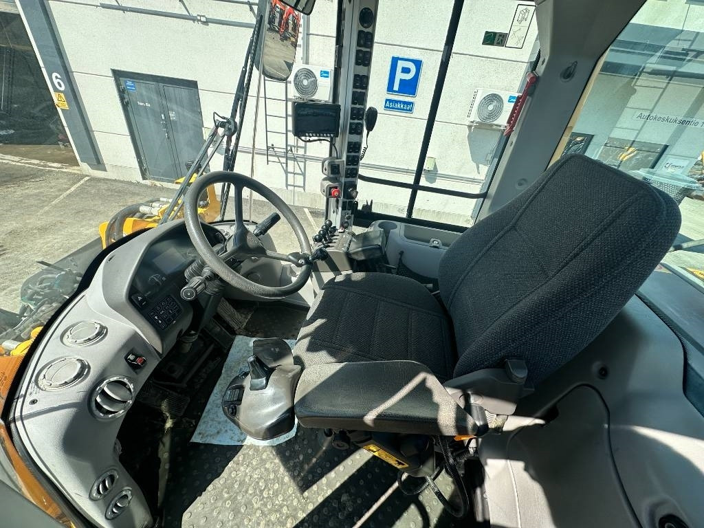 Pá carregadora de rodas Volvo L70G vipuohjaus, 3' ja 4' hydr: foto 21