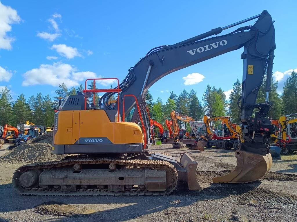 Volvo MYYTY! SOLD! ECR355E DOZER PYÖRITTÄJÄLLÄ - Escavadora de rastos: foto 5 Volvo MYYTY! SOLD! ECR355E DOZER PYÖRITTÄJÄLLÄ - Escavadora de rastos: foto 5