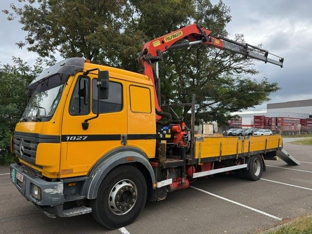 Locação financeira de  Mercedes-Benz 1827. Kran Palfinger PK13000. Mercedes-Benz 1827. Kran Palfinger PK13000.: foto 6