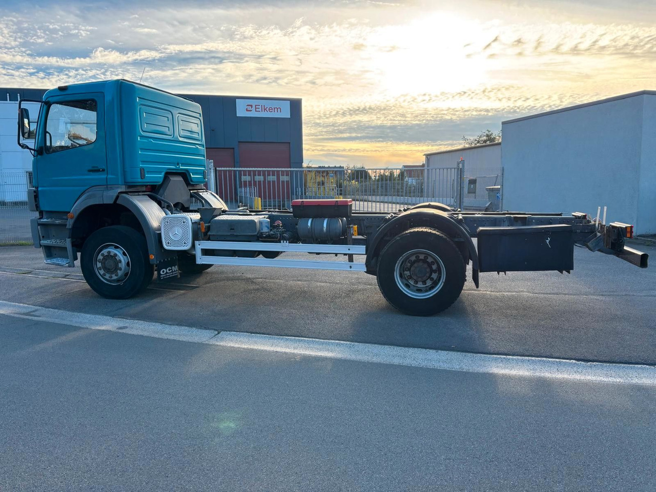 Mercedes-Benz Atego 1823. 6 Zylinder. - Camião chassi: foto 3 Mercedes-Benz Atego 1823. 6 Zylinder. - Camião chassi: foto 3