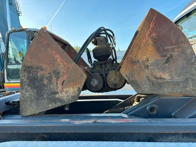 Renault Kerax 420dCi. 6X4. Hiab 144. Klima. - Camião grua: foto 5 Renault Kerax 420dCi. 6X4. Hiab 144. Klima. - Camião grua: foto 5