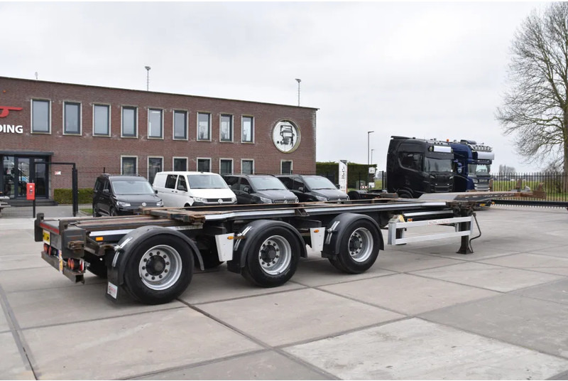 Renders ROC 16.30 - LIFT AXLE - BPW AXLES - DISC BRAKES - GOOD CONDITION - - Semi-reboque transportador de contêineres/ Caixa móvel: foto 2 Renders ROC 16.30 - LIFT AXLE - BPW AXLES - DISC BRAKES - GOOD CONDITION - - Semi-reboque transportador de contêineres/ Caixa móvel: foto 2