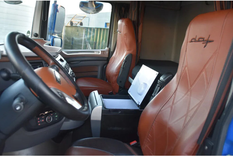 DAF XF 530 SSC 4x2 - RETARDER - PARK. AIRCO - 2 x FUEL TANKS - ALCOA'S - LED - TOP CONDITION - - Tractor: foto 5 DAF XF 530 SSC 4x2 - RETARDER - PARK. AIRCO - 2 x FUEL TANKS - ALCOA'S - LED - TOP CONDITION - - Tractor: foto 5