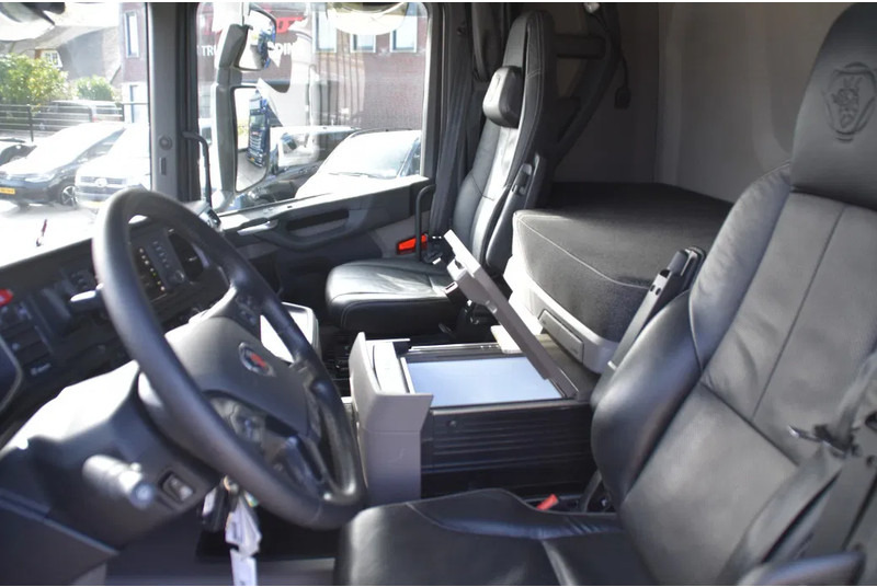 Scania R 460 NGS 6x4NB - SUPER - FULL AIR - RETARDER - 148 TKM - PARK. AIRCO - HYDRAULIC SYSTEM - LED - LEATHER SEATS - EXCELLENT CONDI - Tractor: foto 5 Scania R 460 NGS 6x4NB - SUPER - FULL AIR - RETARDER - 148 TKM - PARK. AIRCO - HYDRAULIC SYSTEM - LED - LEATHER SEATS - EXCELLENT CONDI - Tractor: foto 5