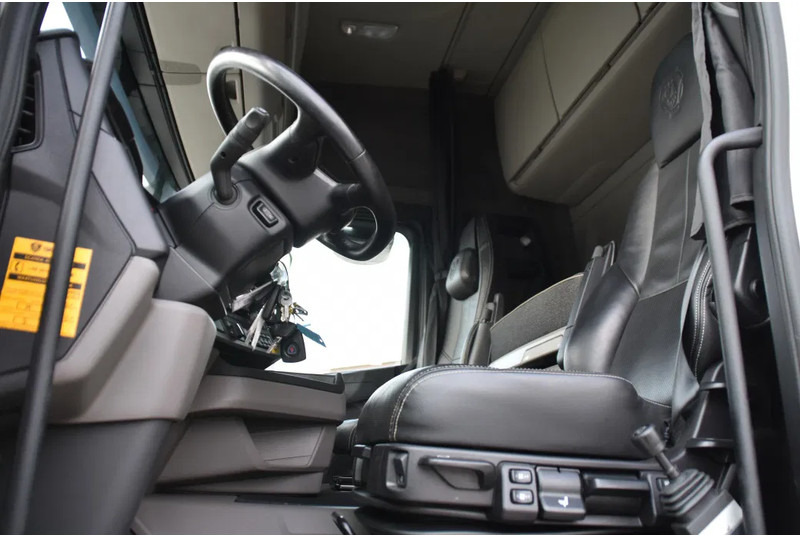 Scania R 460 NGS 6x4NB - SUPER - FULL AIR - RETARDER - 148 TKM - PARK. AIRCO - HYDRAULIC SYSTEM - LED - LEATHER SEATS - EXCELLENT CONDI - Tractor: foto 4 Scania R 460 NGS 6x4NB - SUPER - FULL AIR - RETARDER - 148 TKM - PARK. AIRCO - HYDRAULIC SYSTEM - LED - LEATHER SEATS - EXCELLENT CONDI - Tractor: foto 4