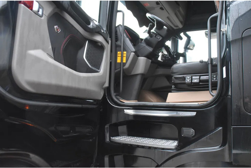 Scania S580 V8 NGS 4x2NB - HYDRAULICS - FULL AIR - RETARDER - 541 TKM - PARK. AIRCO - TV - PTO - ALCOA'S - LED - - Tractor: foto 4 Scania S580 V8 NGS 4x2NB - HYDRAULICS - FULL AIR - RETARDER - 541 TKM - PARK. AIRCO - TV - PTO - ALCOA'S - LED - - Tractor: foto 4