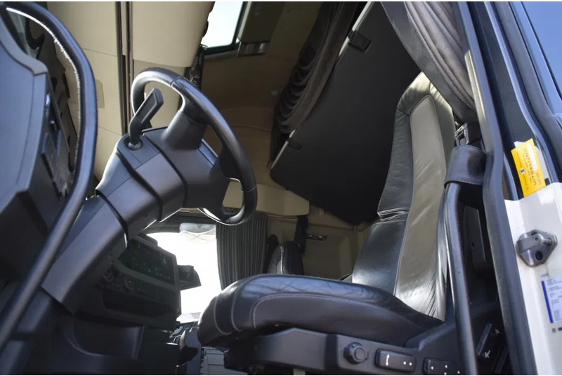 Volvo FH 16.750 Globetrotter XL 6x2 - RETARDER - FULL AIR - PARK. AIRCO - DYNAMIC STEERING - SLIDING FIFTH WHEEL - ALCOA'S - TOP CONDI - Tractor: foto 4 Volvo FH 16.750 Globetrotter XL 6x2 - RETARDER - FULL AIR - PARK. AIRCO - DYNAMIC STEERING - SLIDING FIFTH WHEEL - ALCOA'S - TOP CONDI - Tractor: foto 4