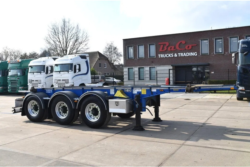 Van Hool A3C002 - ADR FL - 20 FT SWAP - LIFT AXLE - BPW AXLES - DISC BRAKES - 3180 KG EMPTY WEIGHT ! - Semi-reboque transportador de contêineres/ Caixa móvel: foto 1 Van Hool A3C002 - ADR FL - 20 FT SWAP - LIFT AXLE - BPW AXLES - DISC BRAKES - 3180 KG EMPTY WEIGHT ! - Semi-reboque transportador de contêineres/ Caixa móvel: foto 1