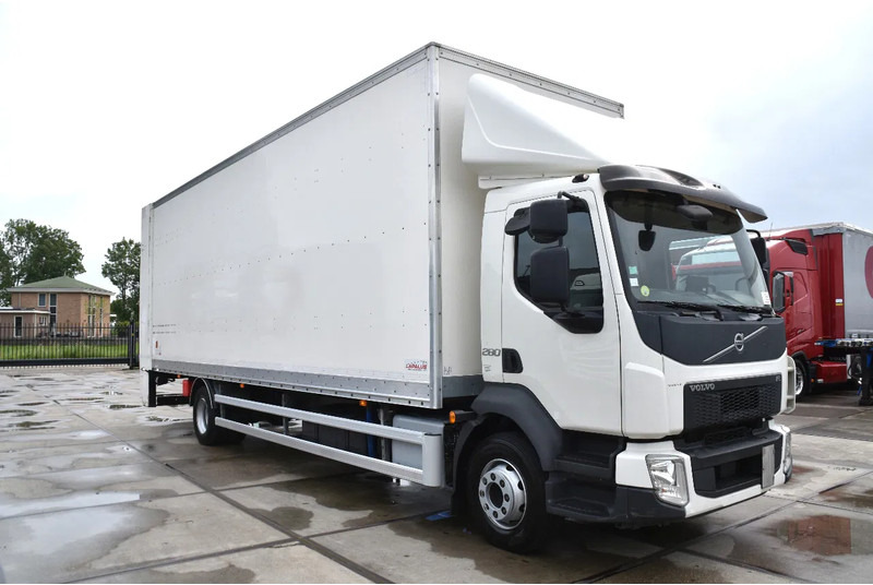 Volvo FL 280 4x2 + BOX - 294 TKM - AIRCO - DOUBLE CARGOFLOOR - ELEVATOR - REMOTE CONTROL - CAMERA - - Camião furgão: foto 4 Volvo FL 280 4x2 + BOX - 294 TKM - AIRCO - DOUBLE CARGOFLOOR - ELEVATOR - REMOTE CONTROL - CAMERA - - Camião furgão: foto 4