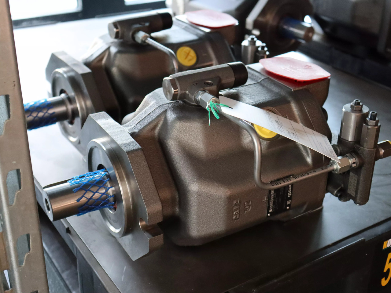 REXROTH A10VSO100DFLR/31R-VPA12N00 - Bomba hidráulica para Máquina de construção: foto 1 REXROTH A10VSO100DFLR/31R-VPA12N00 - Bomba hidráulica para Máquina de construção: foto 1