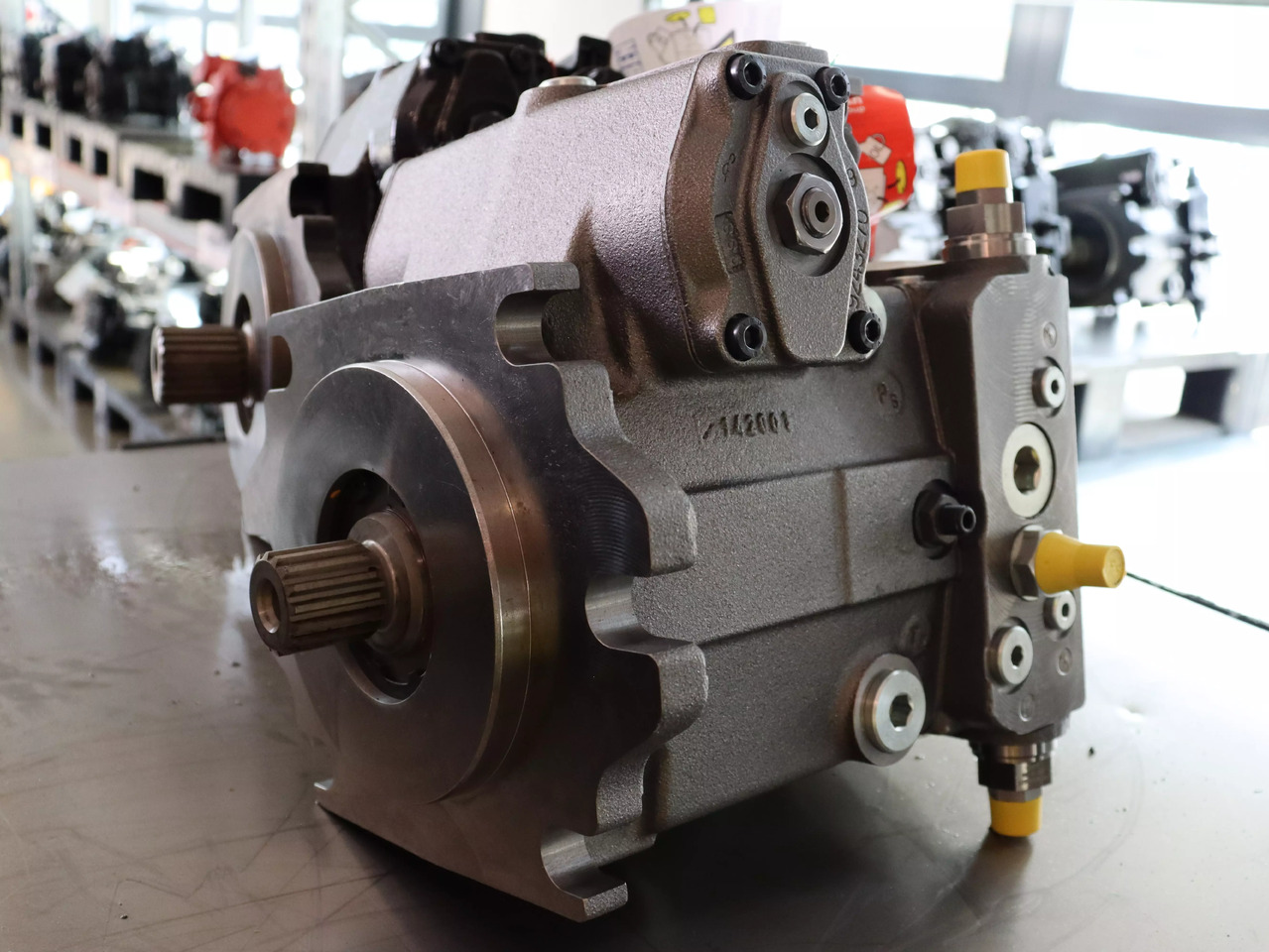 REXROTH A4VG90HWDT1/32R-NZF02F001S - Bomba hidráulica para Máquina de construção: foto 1 REXROTH A4VG90HWDT1/32R-NZF02F001S - Bomba hidráulica para Máquina de construção: foto 1