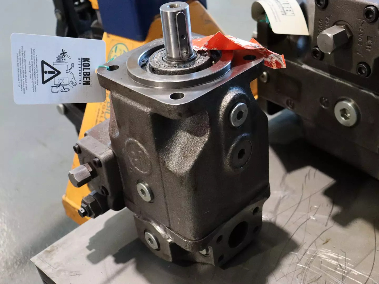 REXROTH A4VSO40DR/10R-PPB13N00 - Motor hidráulico para Equipamento de movimentação: foto 2 REXROTH A4VSO40DR/10R-PPB13N00 - Motor hidráulico para Equipamento de movimentação: foto 2