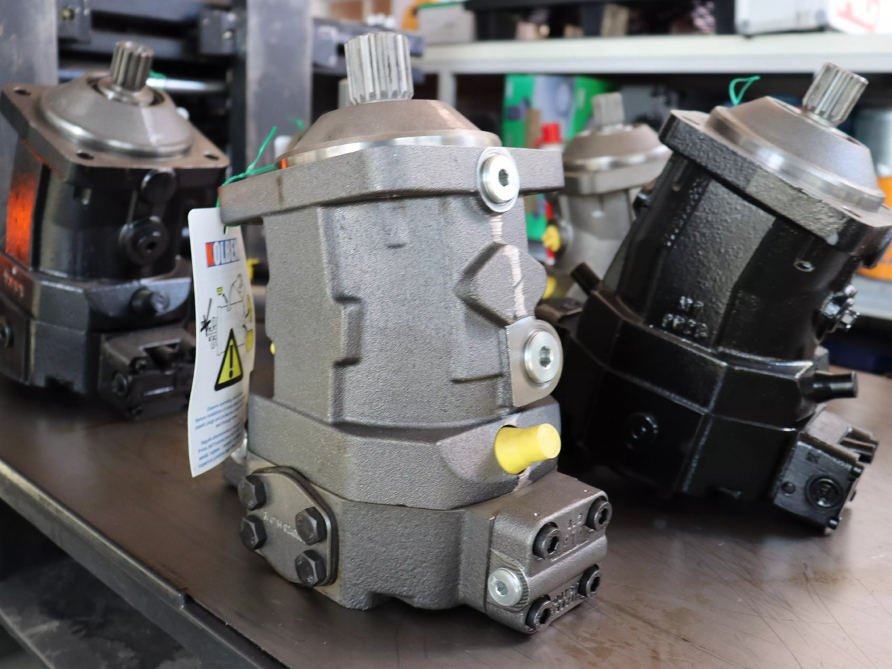 REXROTH A6VM060HA2T30004F/71MWV0M4Z8200-0 - Motor hidráulico para Máquina de construção: foto 1 REXROTH A6VM060HA2T30004F/71MWV0M4Z8200-0 - Motor hidráulico para Máquina de construção: foto 1