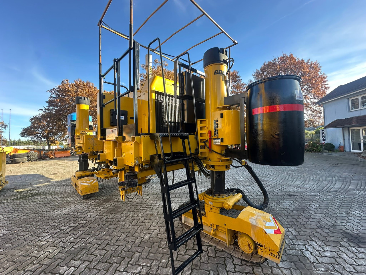 GOMACO 3300 - Pavimentadora de betão: foto 1 GOMACO 3300 - Pavimentadora de betão: foto 1