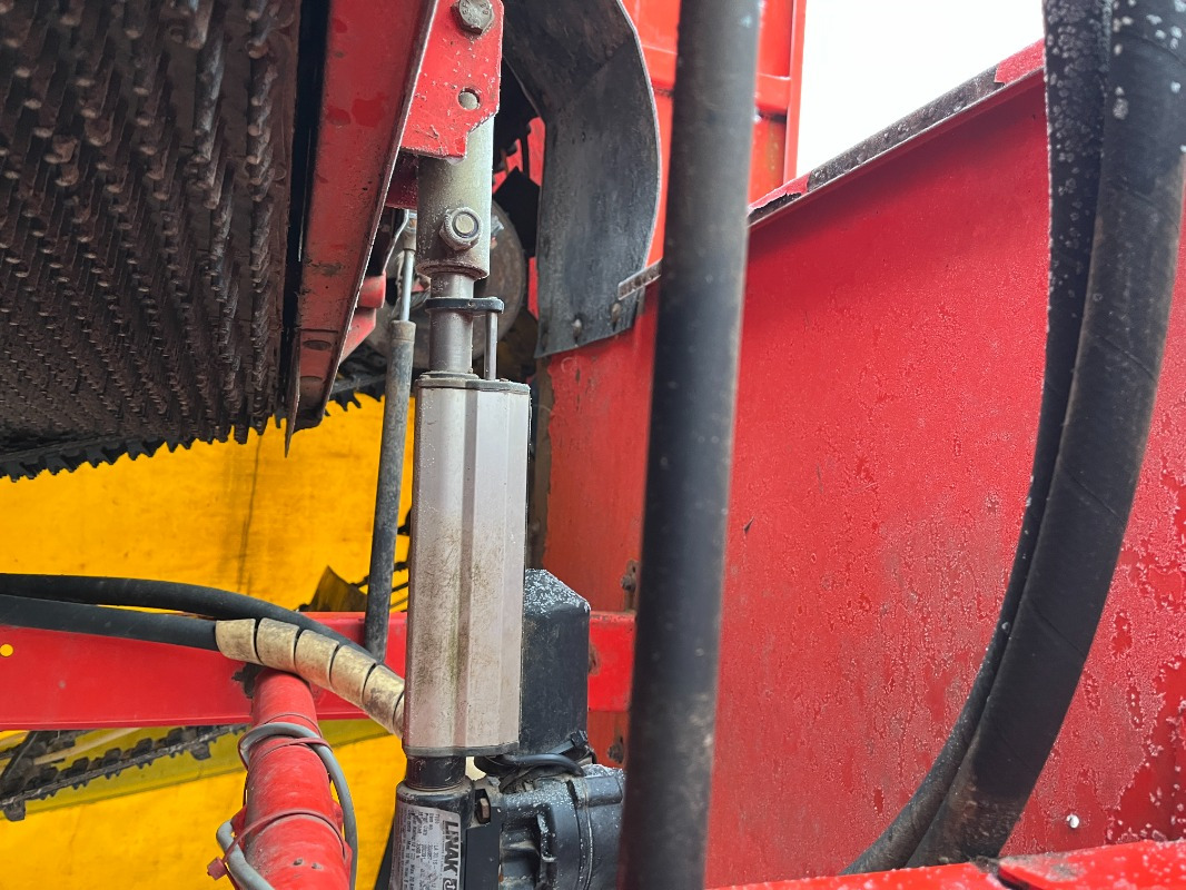 Grimme SE 75-40-UB - Colheitadeira: foto 5 Grimme SE 75-40-UB - Colheitadeira: foto 5