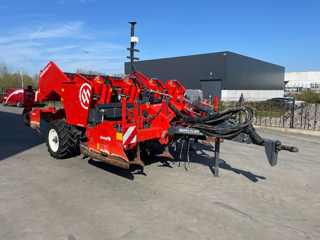 Dewulf CP 42 Trailed SC Compact - Colheitadeira: foto 1 Dewulf CP 42 Trailed SC Compact - Colheitadeira: foto 1