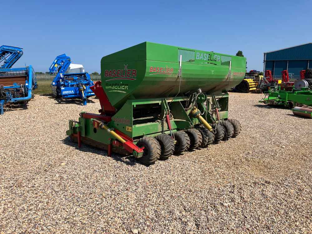 Baselier Baselier 4 Row Mounted FA-W, Potato Planter Tilla Combination - Colheitadeira: foto 1 Baselier Baselier 4 Row Mounted FA-W, Potato Planter Tilla Combination - Colheitadeira: foto 1