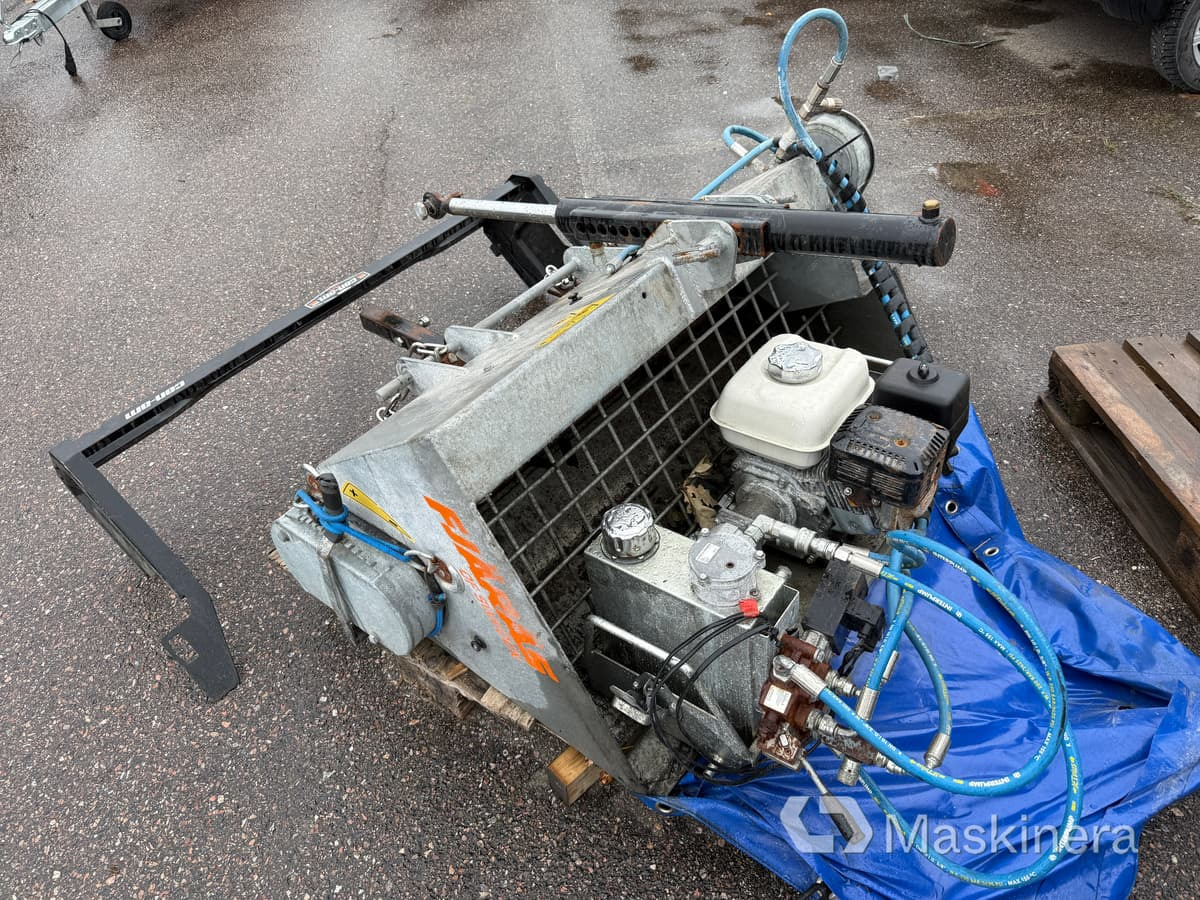 Fjärås 250/1100 Sandspridare Fjärås med Hondamotor - Espalhador de areia/ Sal: foto 1 Fjärås 250/1100 Sandspridare Fjärås med Hondamotor - Espalhador de areia/ Sal: foto 1