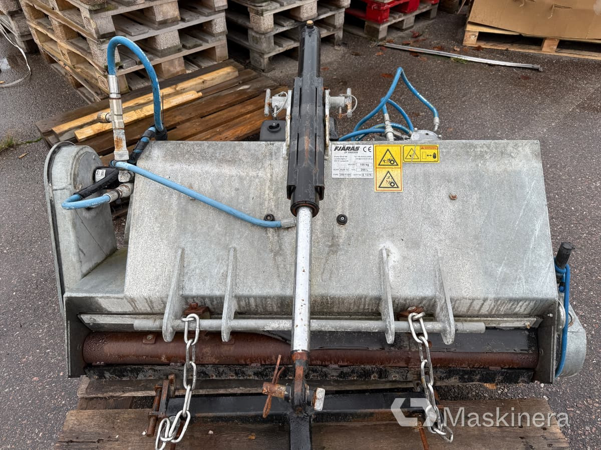 Fjärås 250/1100 Sandspridare Fjärås med Hondamotor - Espalhador de areia/ Sal: foto 3 Fjärås 250/1100 Sandspridare Fjärås med Hondamotor - Espalhador de areia/ Sal: foto 3