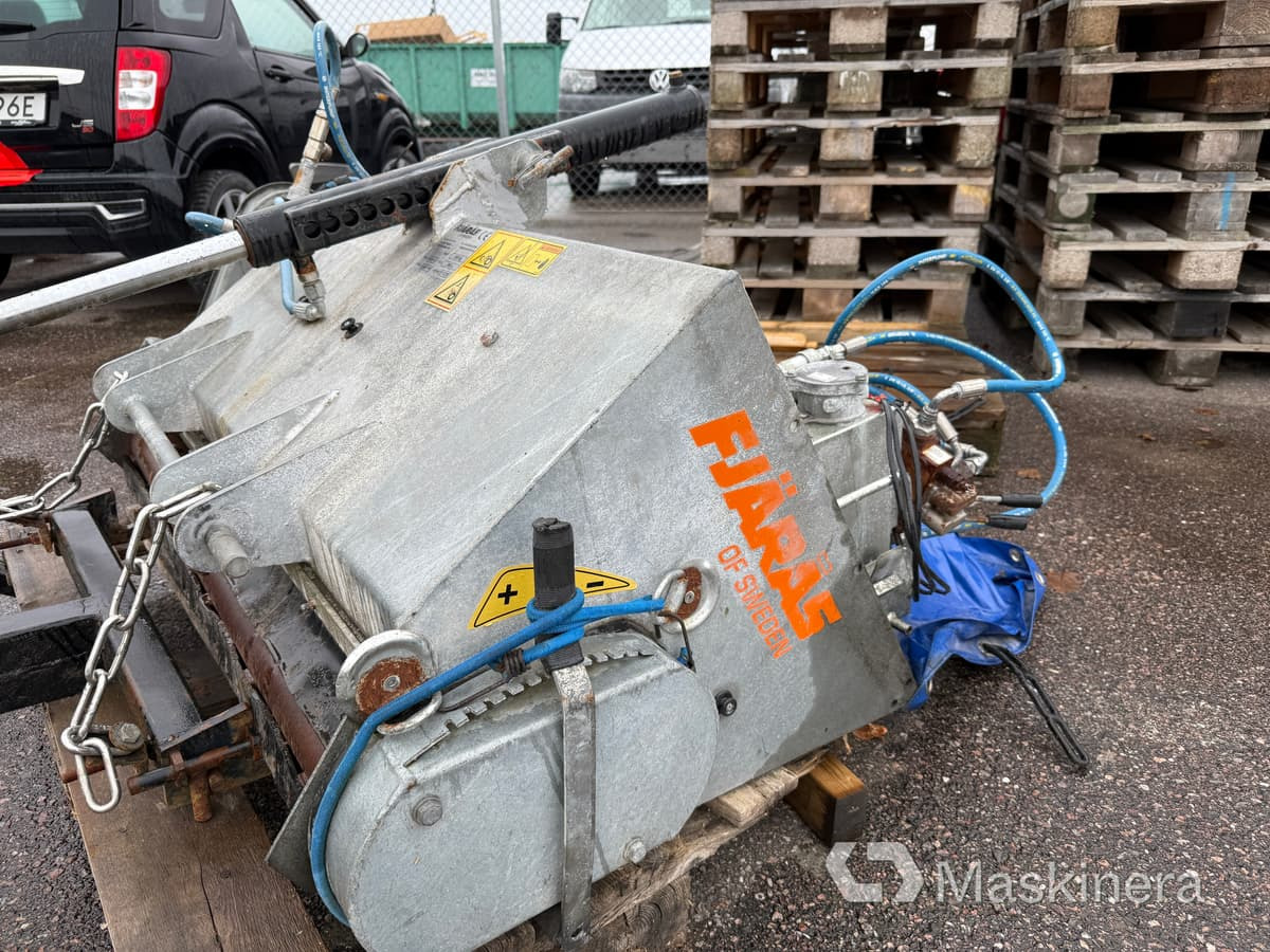 Fjärås 250/1100 Sandspridare Fjärås med Hondamotor - Espalhador de areia/ Sal: foto 2 Fjärås 250/1100 Sandspridare Fjärås med Hondamotor - Espalhador de areia/ Sal: foto 2